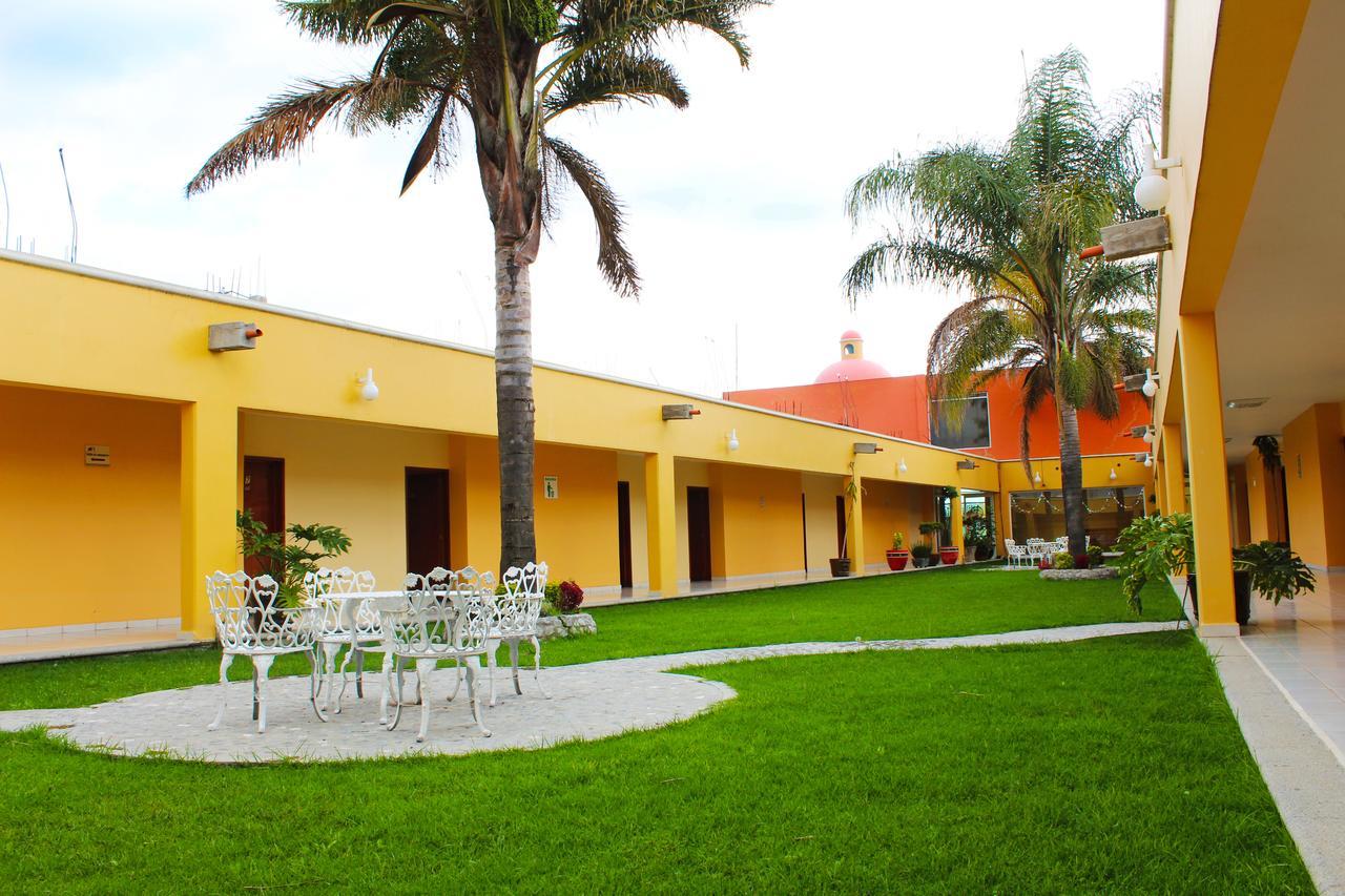Hotel Real De Cortes Los Reyes  Bagian luar foto