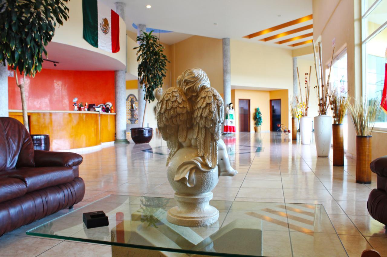 Hotel Real De Cortes Los Reyes  Bagian luar foto