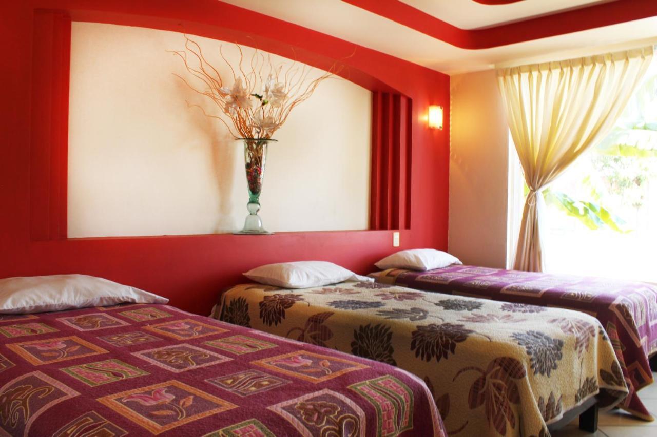 Hotel Real De Cortes Los Reyes  Bagian luar foto